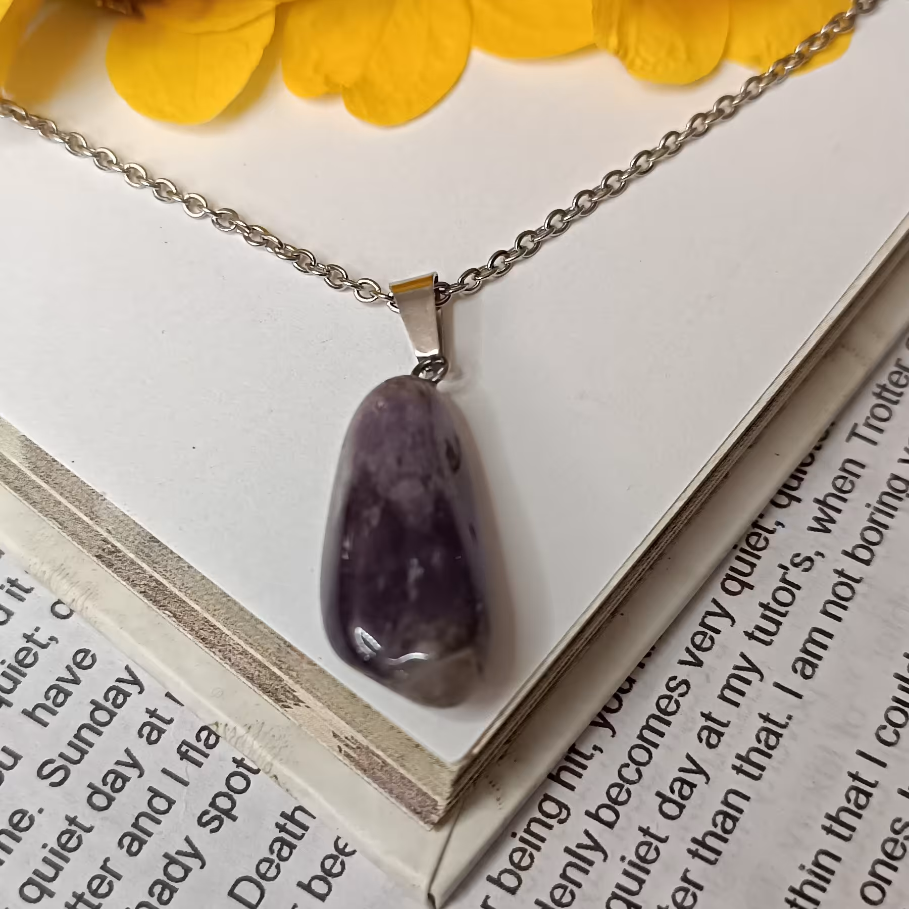 گردنبند آمیتیست برزیل سنگ اصل با کیفیت درجه یک به همراه زنجیر استیل رنگ ثابت و ضد حساسیت