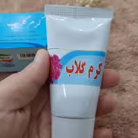 کرم گلاب گیاهی دارونامه