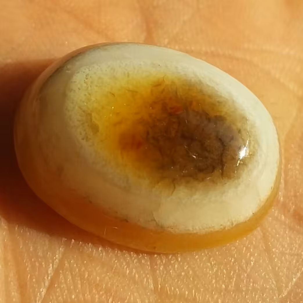 نگین عقیق چند پوست منظم موکول دار قوی محشر 100 در 100 طبیعی
شااهکار خلقت
نمونه ای تکرار نشدنی