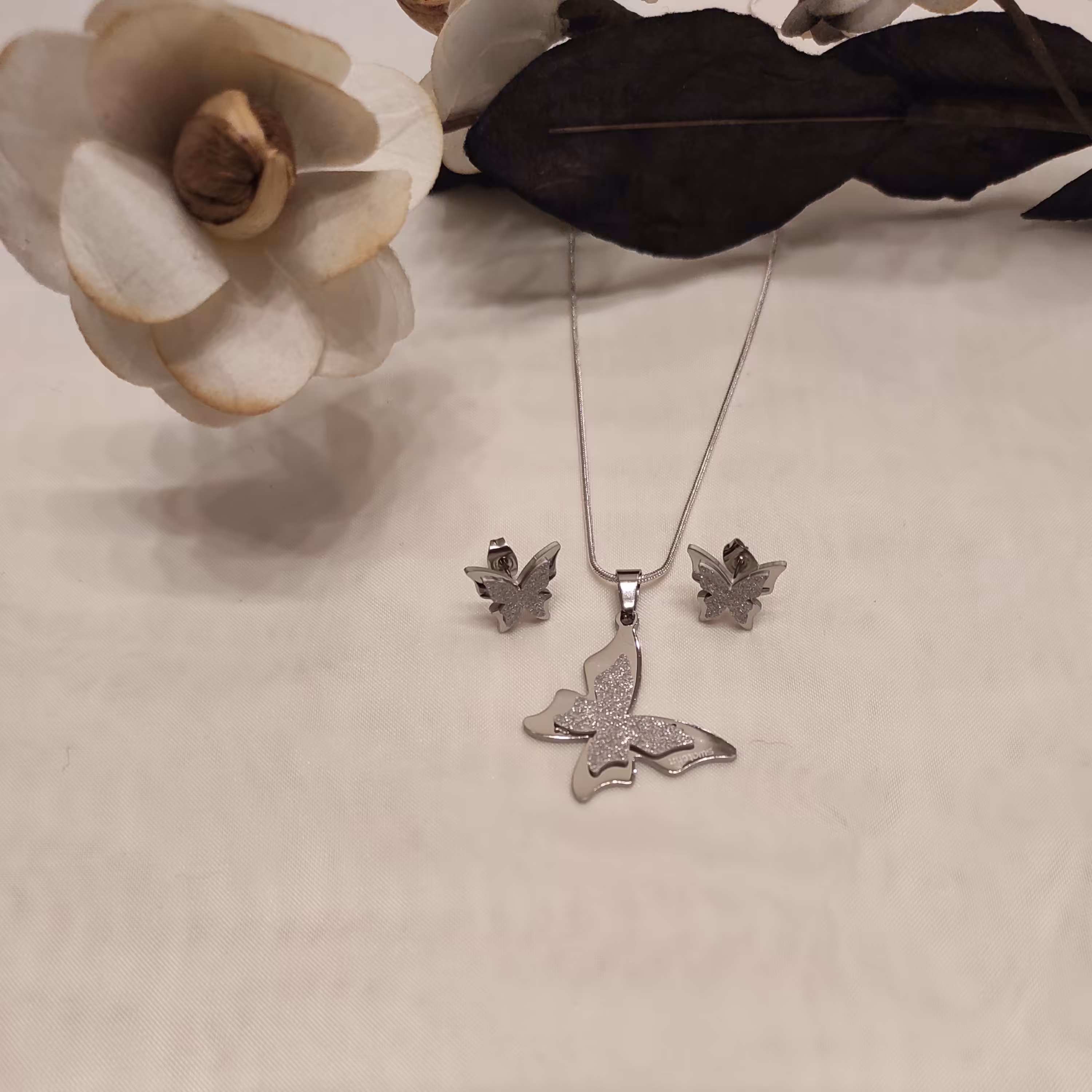 نیم ست استیل طرح پروانه نقره ای بزرگ