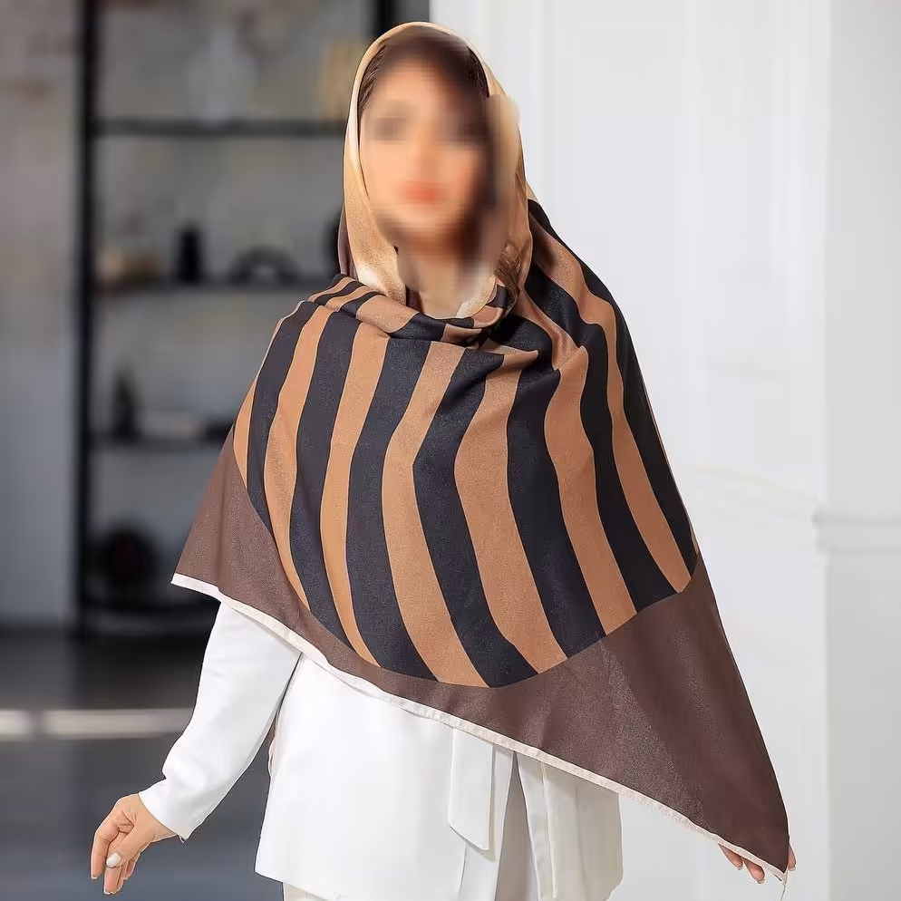 روسری نخی پاییزه ترکیب کرم مشکی نسکافه ای 