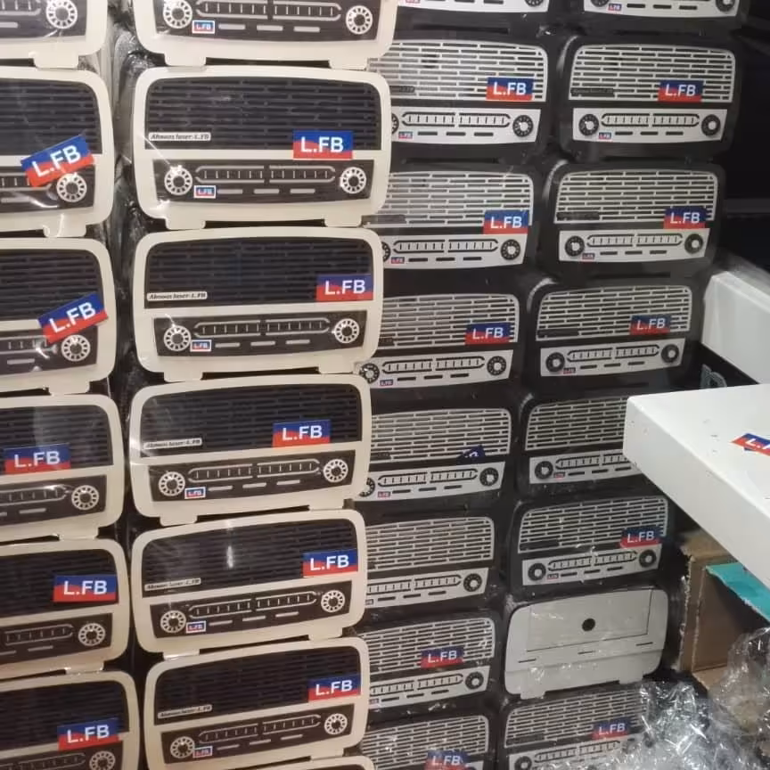 جادستمال مدل رادیو  کوچک
در رنگ های متفاوت
با کیفت و قیمتی با ورنکردنی