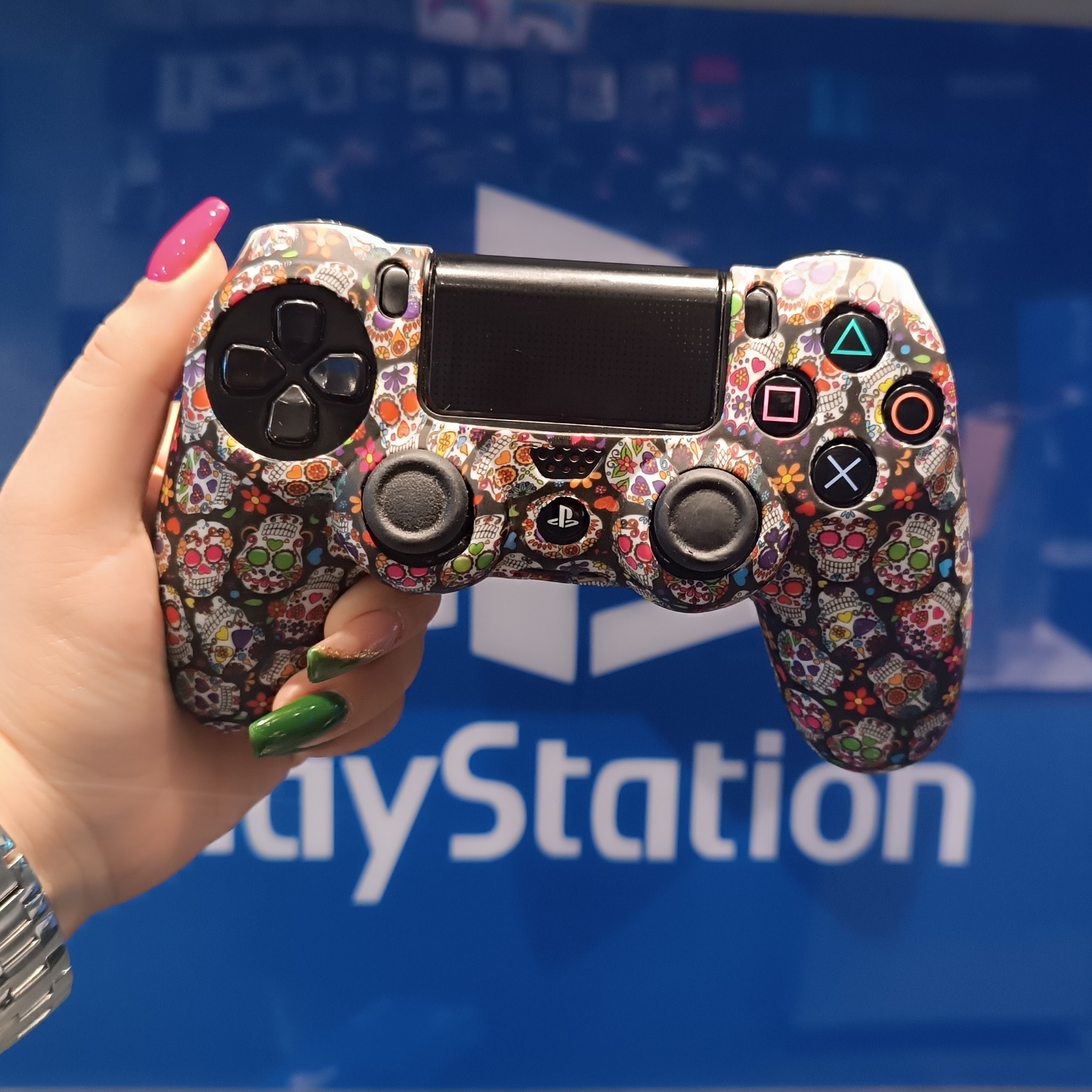 کاور دسته ps4 طرح اسکلت