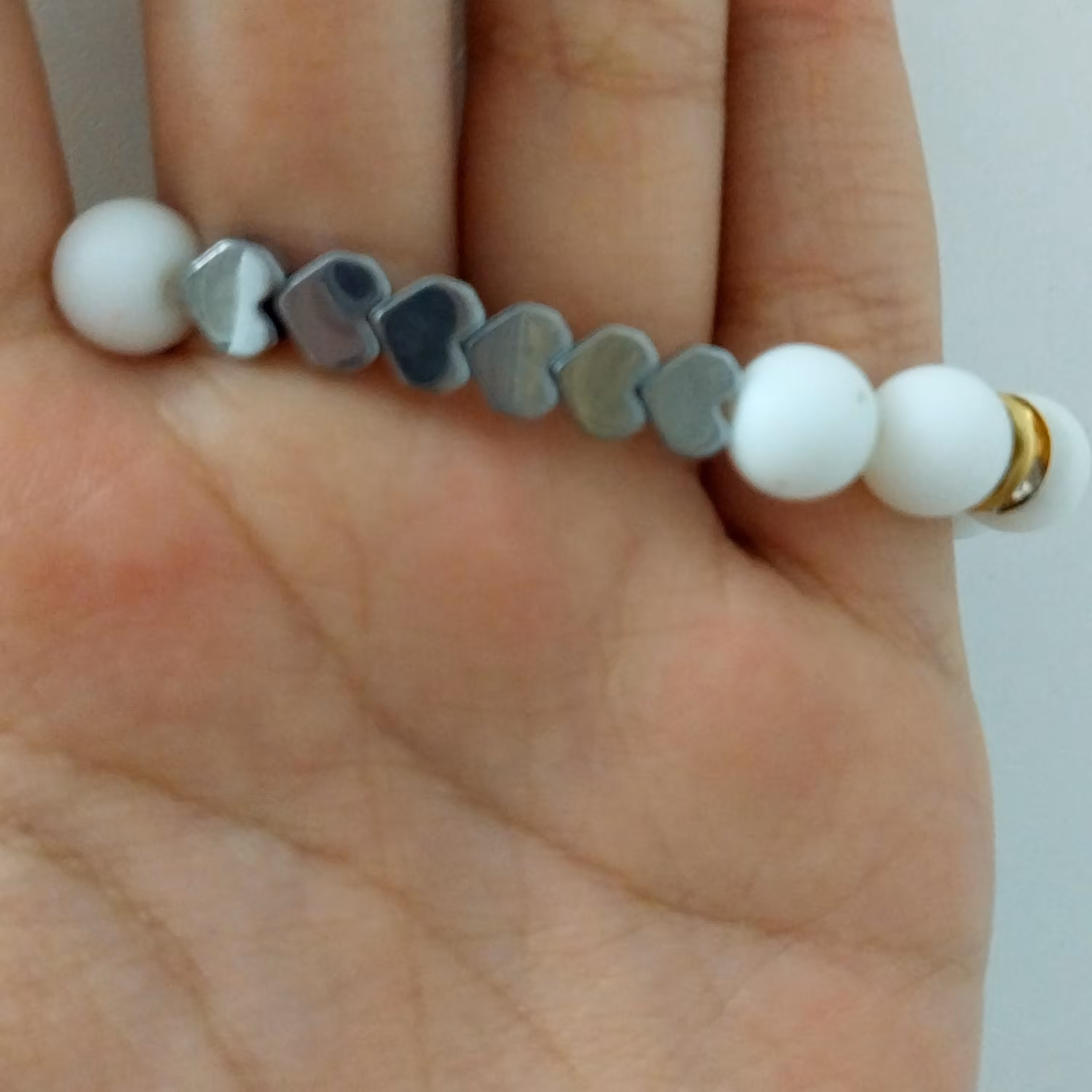 دستبند مهره ای سفید قلبی