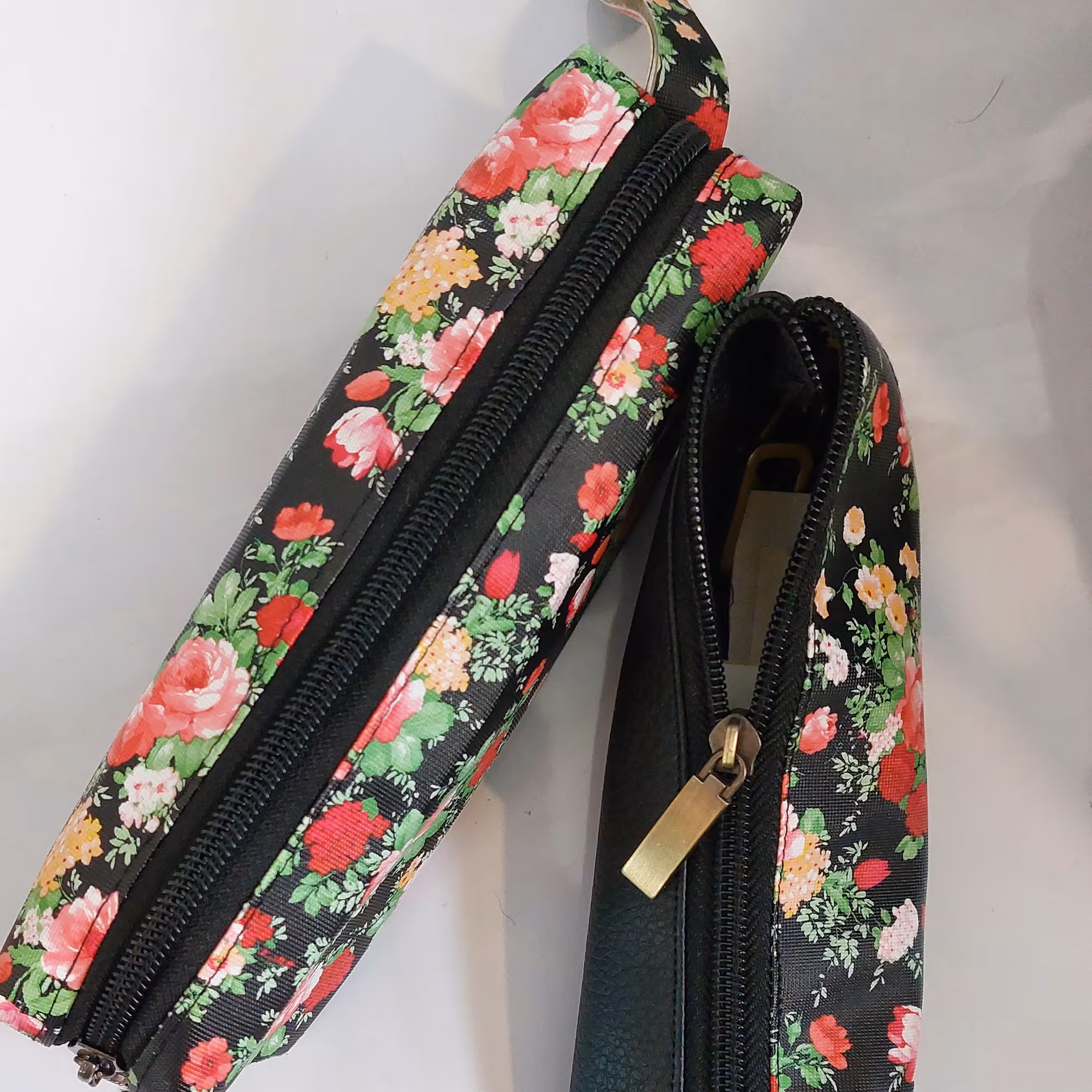 کیف جامدادی و کیف جای هندفرزی  خیلی زیبا کیوت در طرح های متنوع