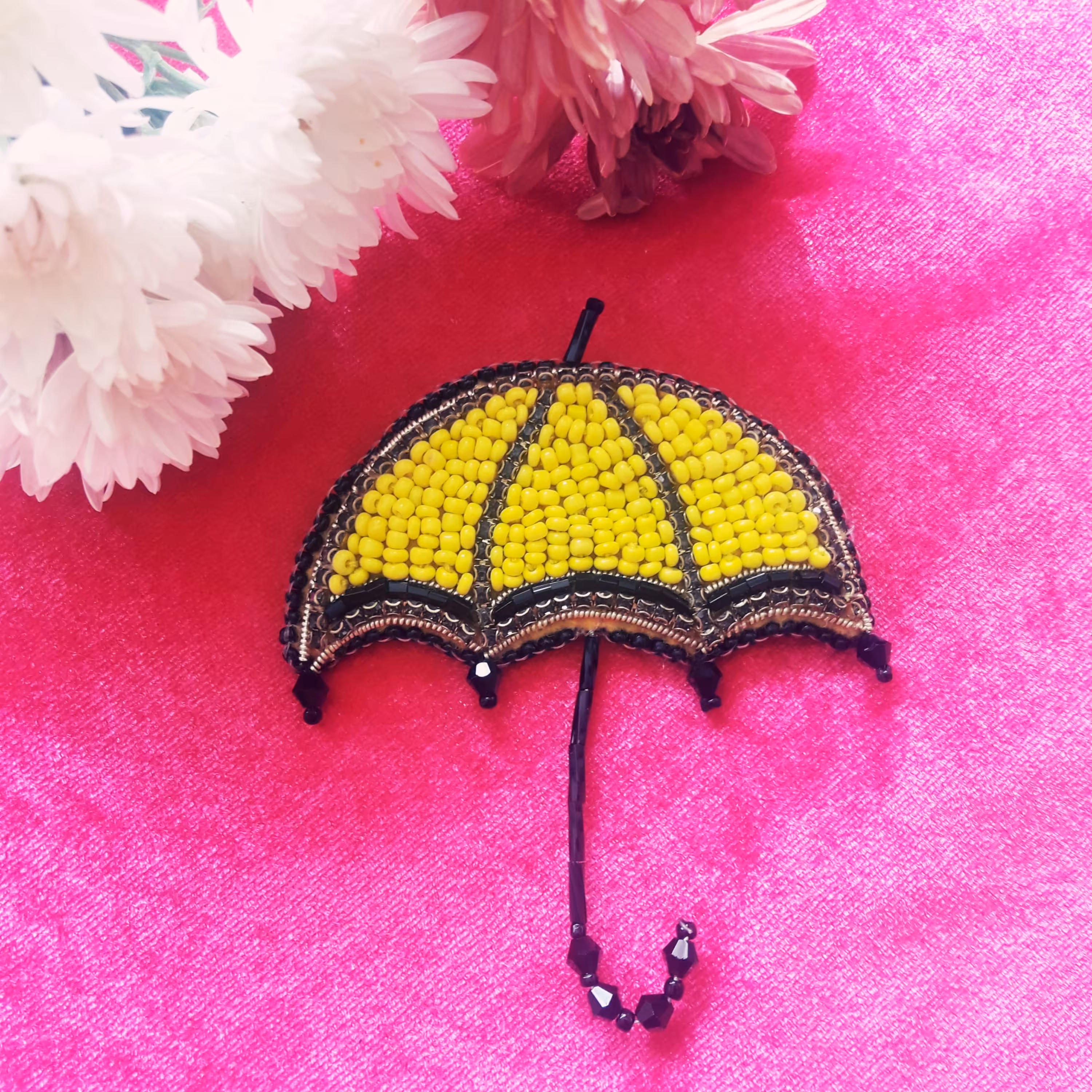 گل سینه چتر جواهردوزی