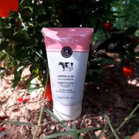 فوم شست و شوی شیر گاو