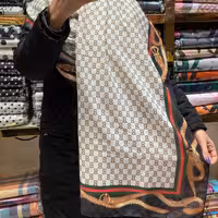 شال کرمی و مشکی 