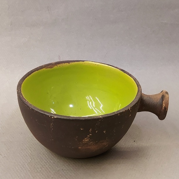فنجان جذاب سایز متوسط از خانواده دسته دکمه ای
