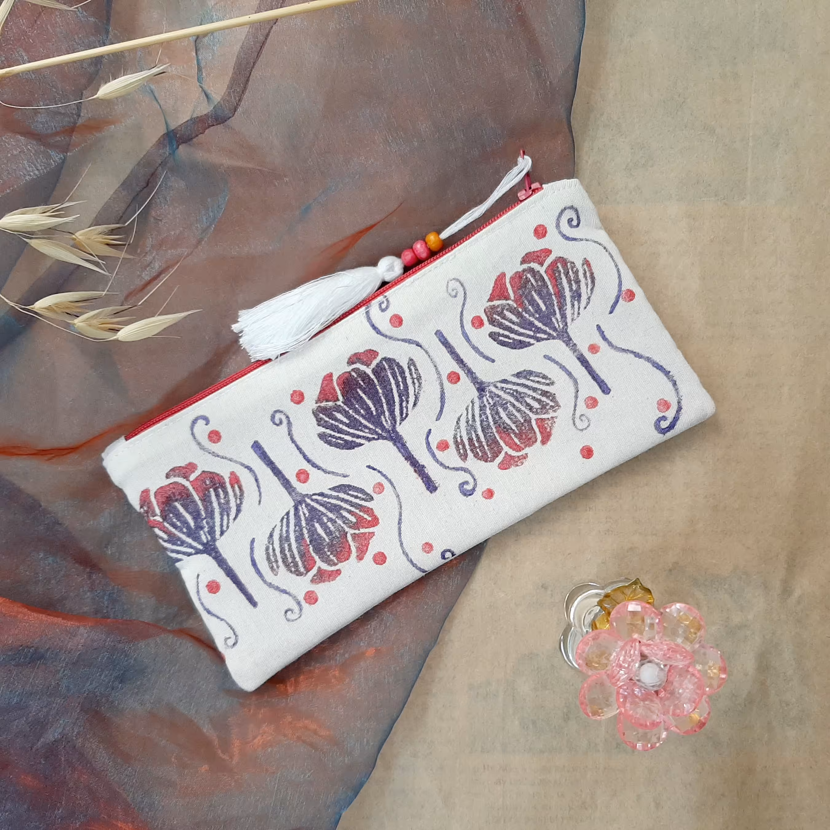 جامدادی گلدار