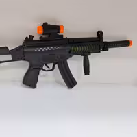 تفنگ اسباب بازی صدادار mp5 ،خارجی(چین). این محصول با باتری کار میکند(3 عدد باتری قلمی ). دارای صدا و ویبره می باشد.