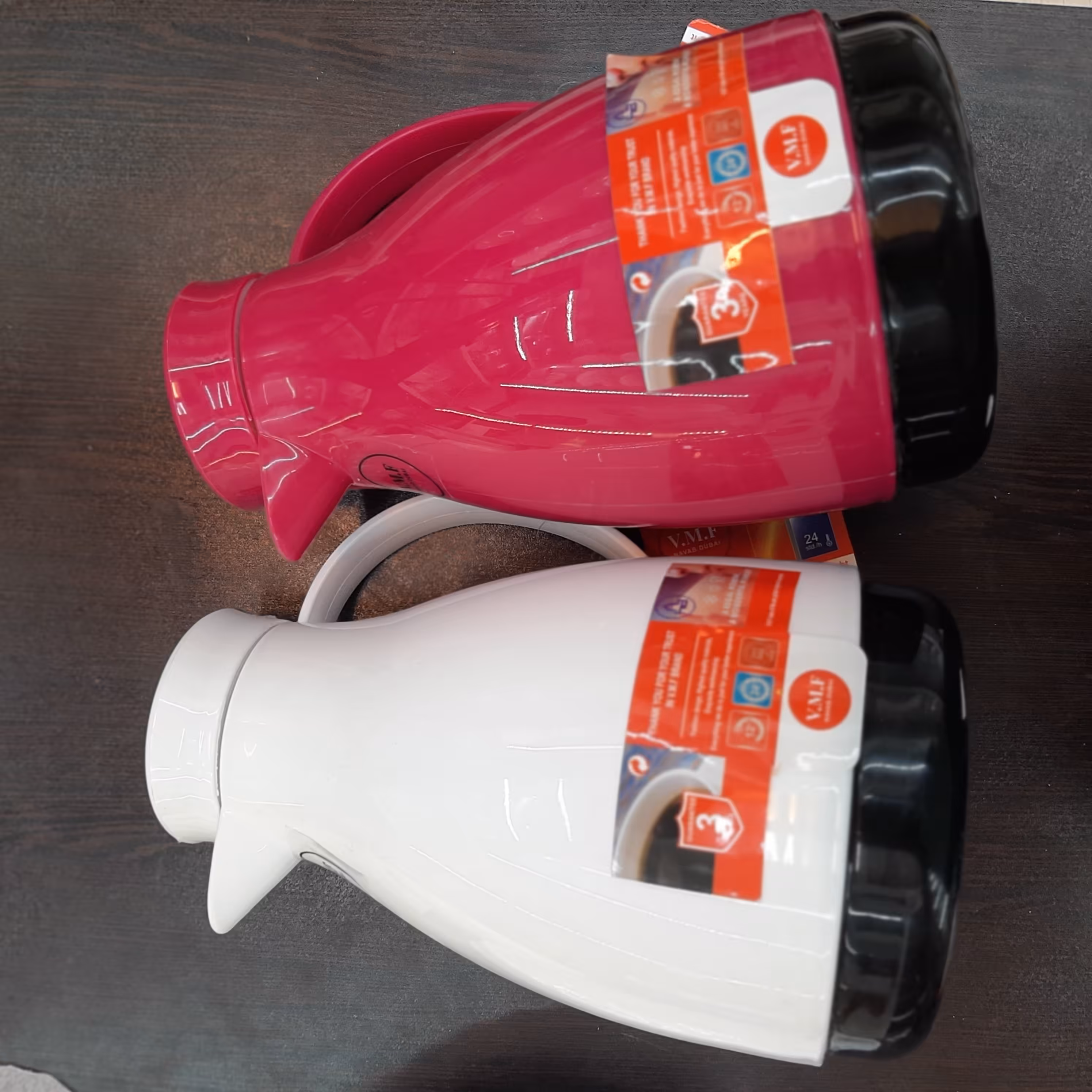 فلاکس خارجی جنس خوب .شیشه صورتی .کیفیت مناسب .گنجایش یک لیتر