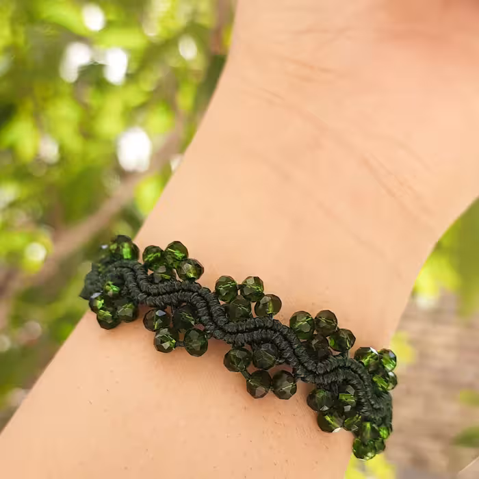 دستبند اسپرت جنس نخ موم زده سایز یک میل رنگبندی به انتخاب مشتری گره کشویی قابل تنظیم قابل شستشو