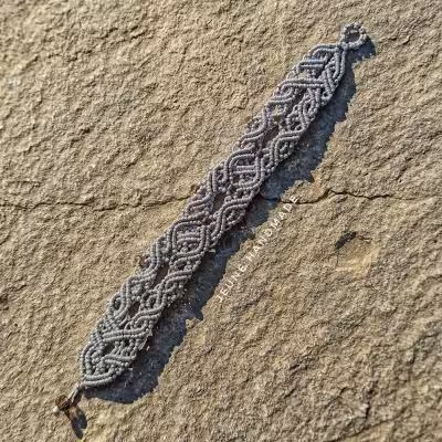 دستبند کوچه‌ و پس کوچه ( طوسی )