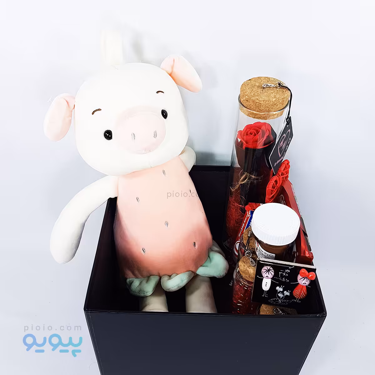 پک لاکچری ولنتاین با باکس سوپرایز دار با عروسک خوک هندوانه ای