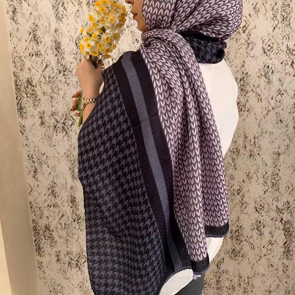 شال طوسی صورتی