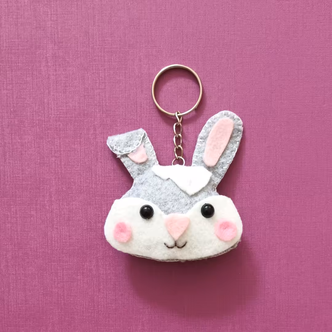 جاکلیدی و آویز کیف نمدی طرح خرگوش وزن 40 گرم ، ابعاد 8 در 7و نیم سانت 