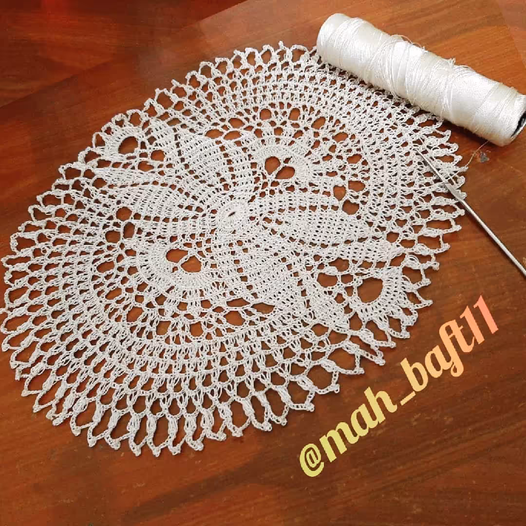 رومیزی بیضی 40در35 سانت رنگ سفید جنس ابریشم