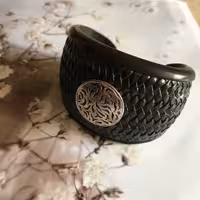 دستبند بنگل بند چرمی و پلاک استیل Hulupuart از کشور هلند کد 151