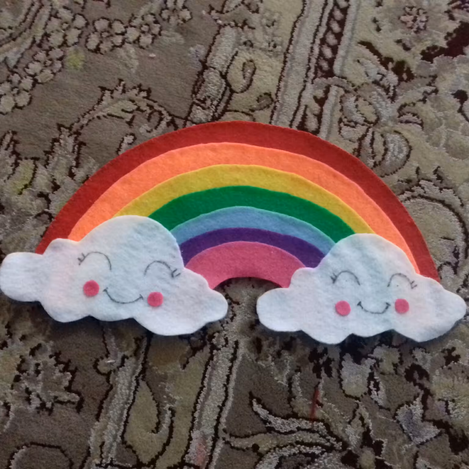 رنگین کمان نمدی 