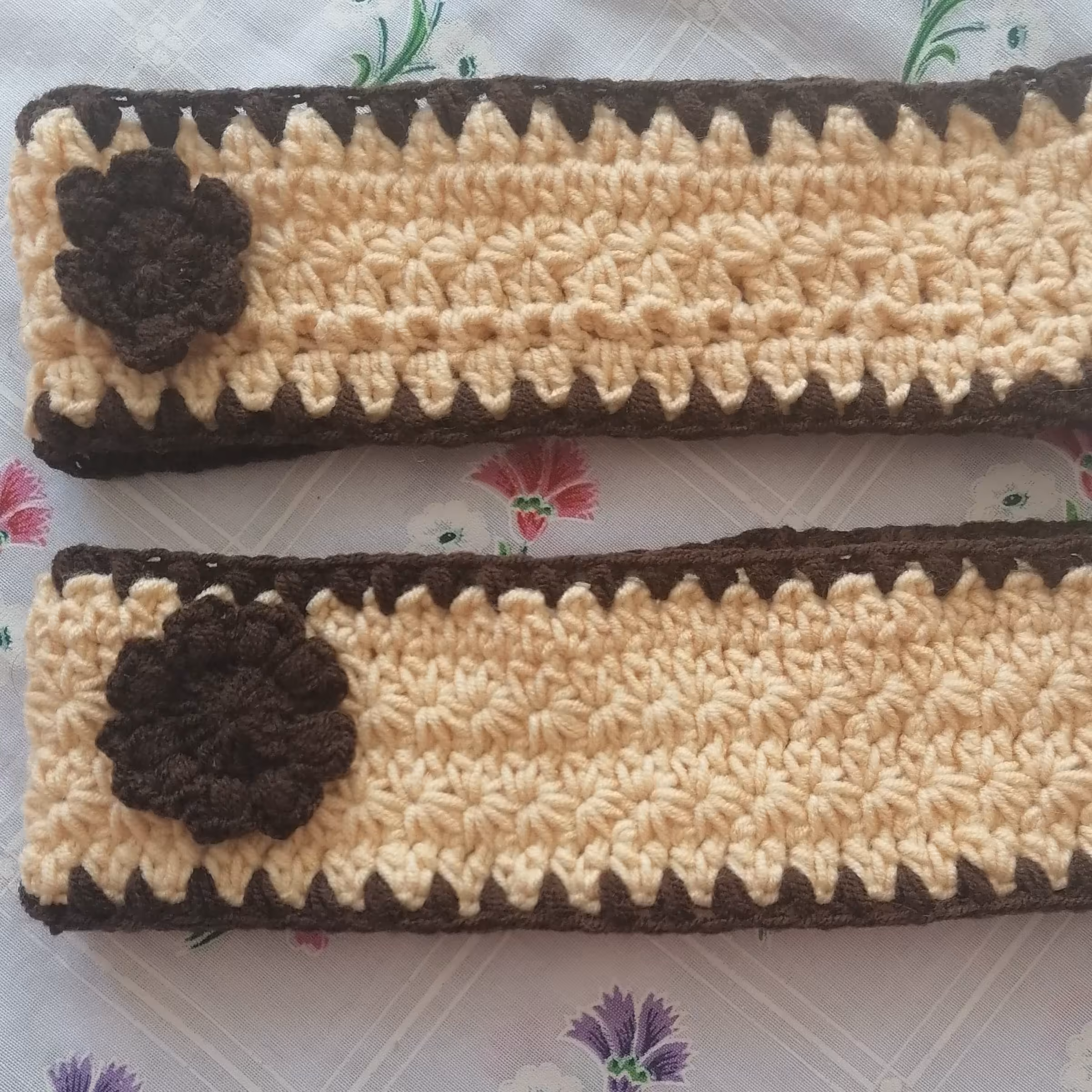 هدبند بافتنی زنانه ودخترانه در رنگ های کرم وشکلاتی