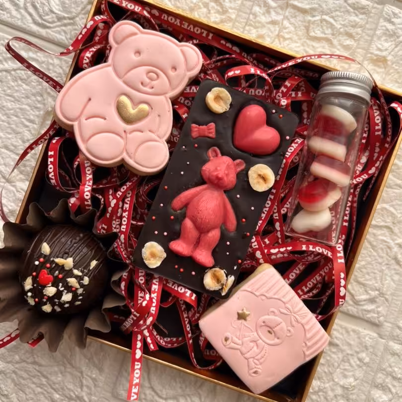 باکس های مناسبتی ولنتاین تا تولد کوکی شکلات خرسی جار کیک 