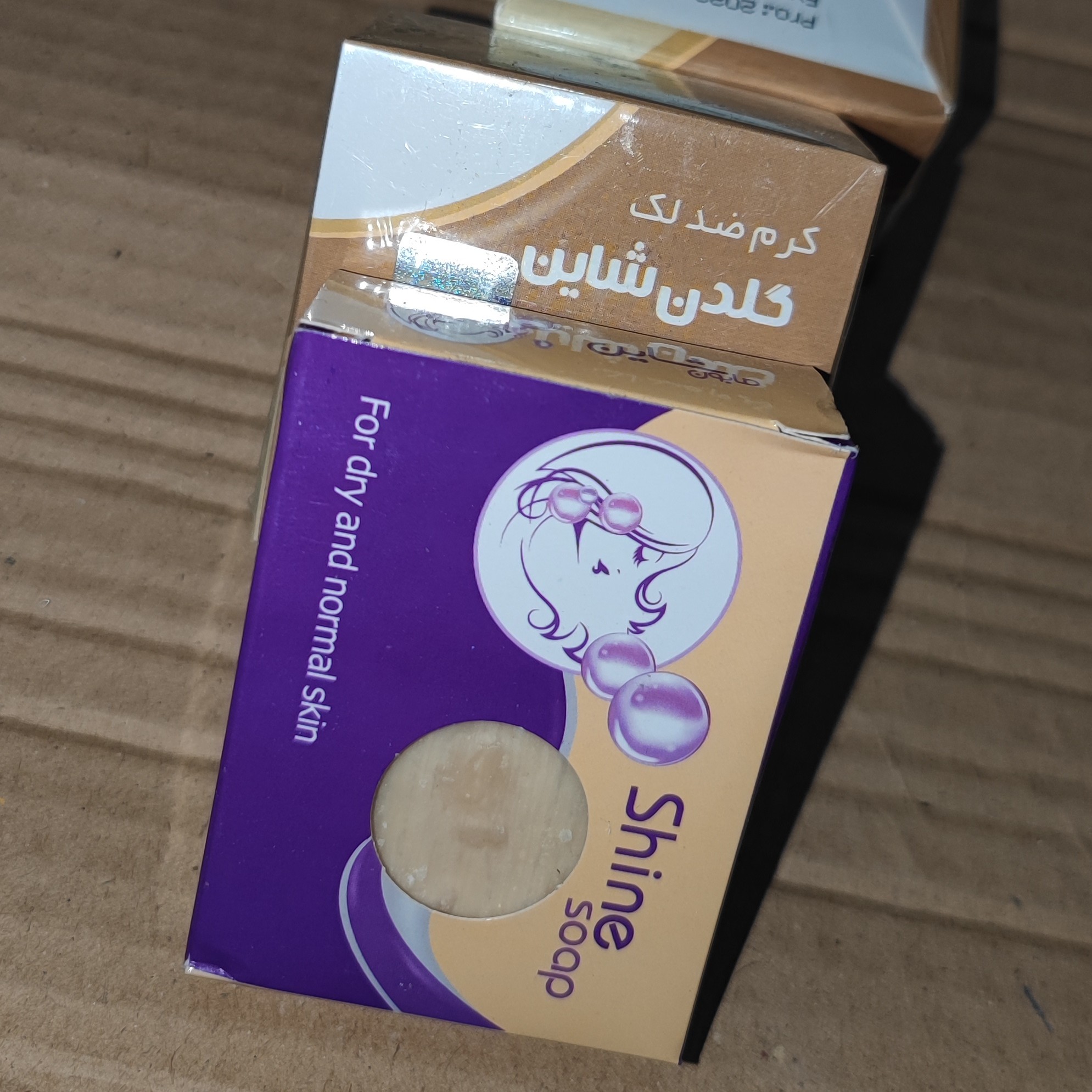 کرم گلدن شاین با صابون کرم شاین طلا ضد لک ضد جوش روشن کننده جوانساز سفید کننده