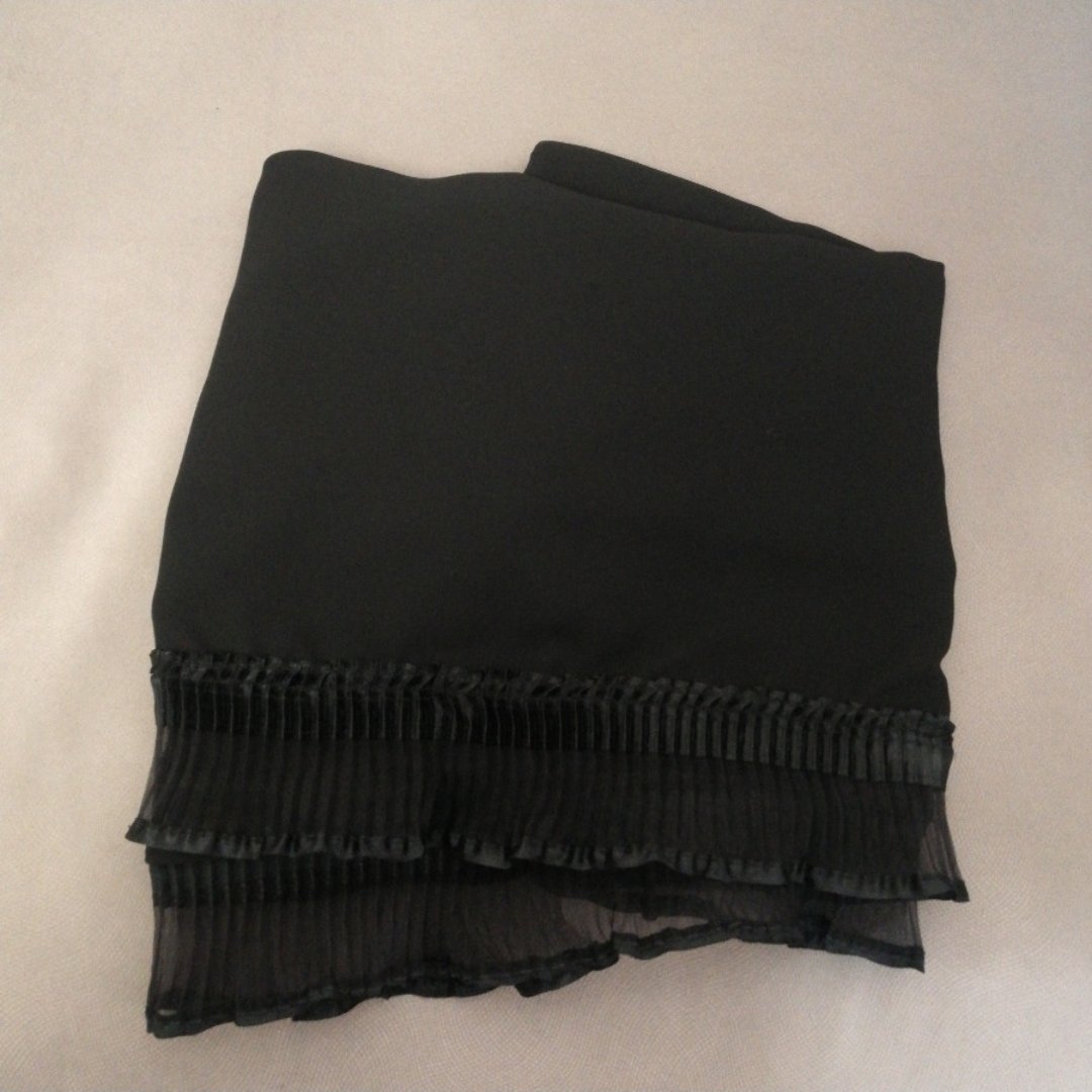 روسری کرپ حاشیه دار