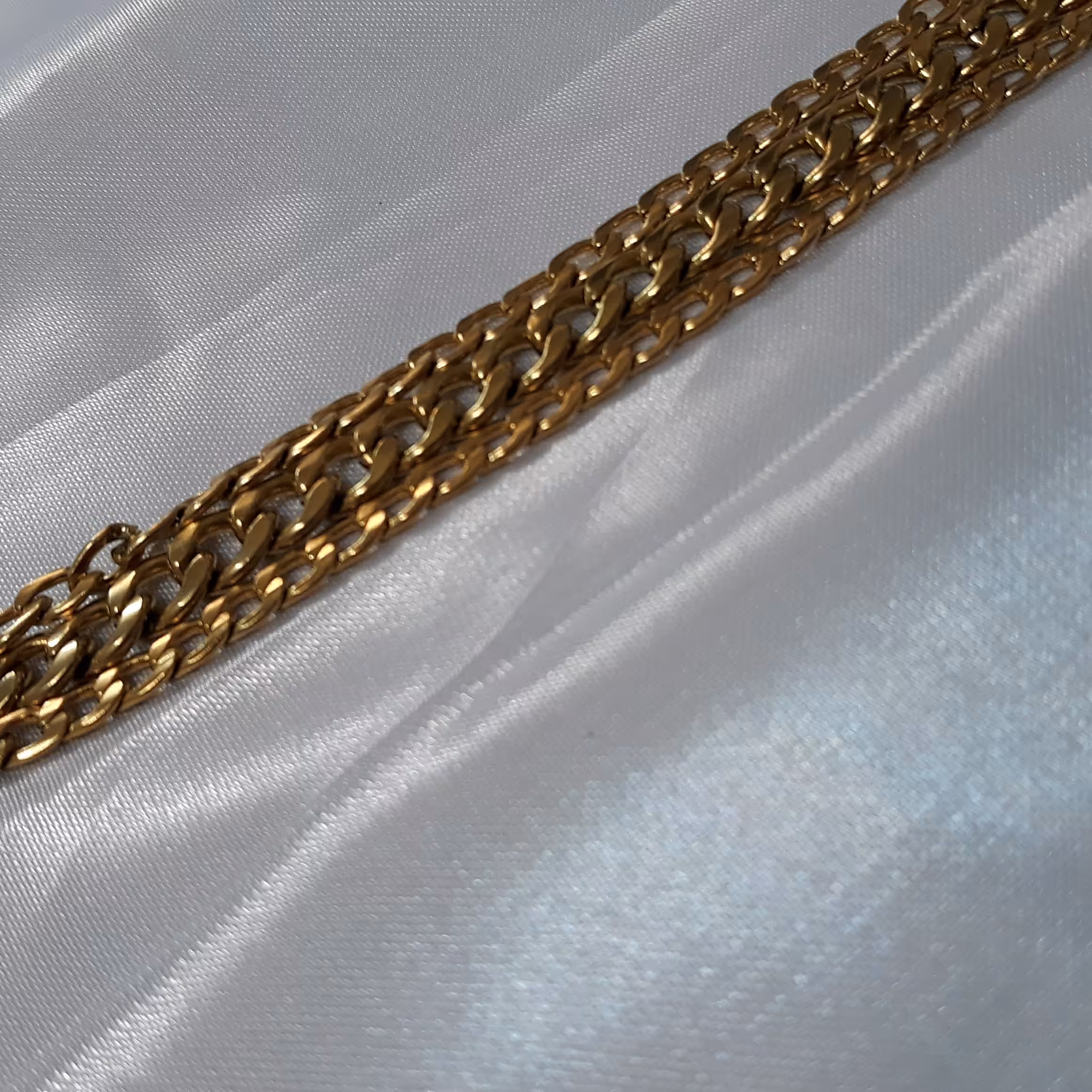 دستبند کارتیر آویز دار سه ردیفه استیل رنگ ثابت