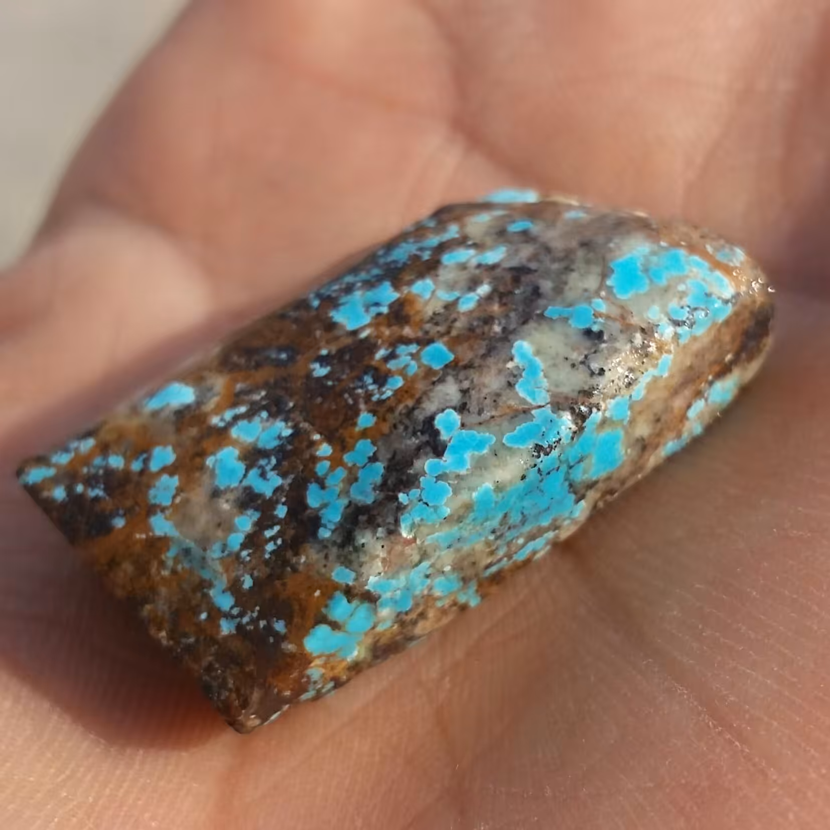 اسلایس سنگ راف فیروزه آبی سبز اصل نیشابور دیدنیی 100 در 100 طبیعی زیبااا شاهکار خلقت
مناسب جهت دکوراسیون و ساخت نگین