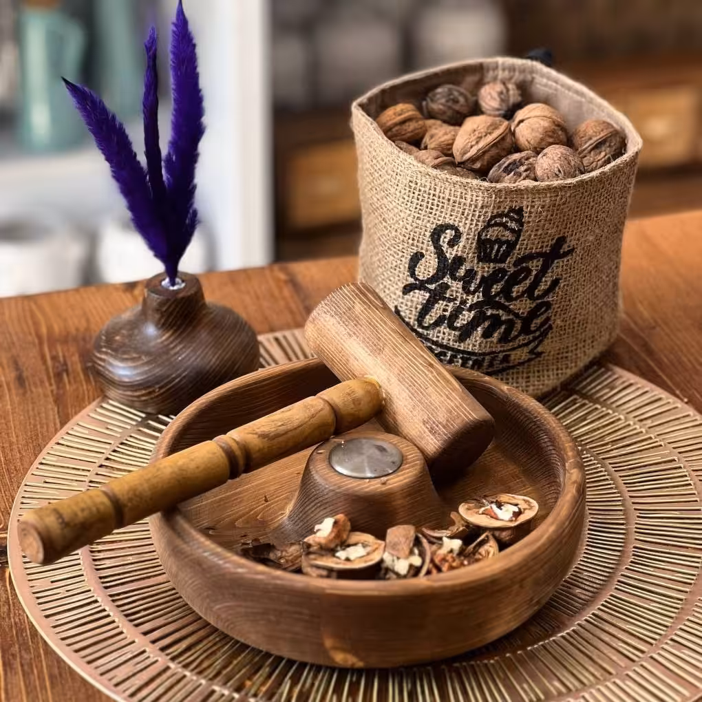 گردوشکن چوبی