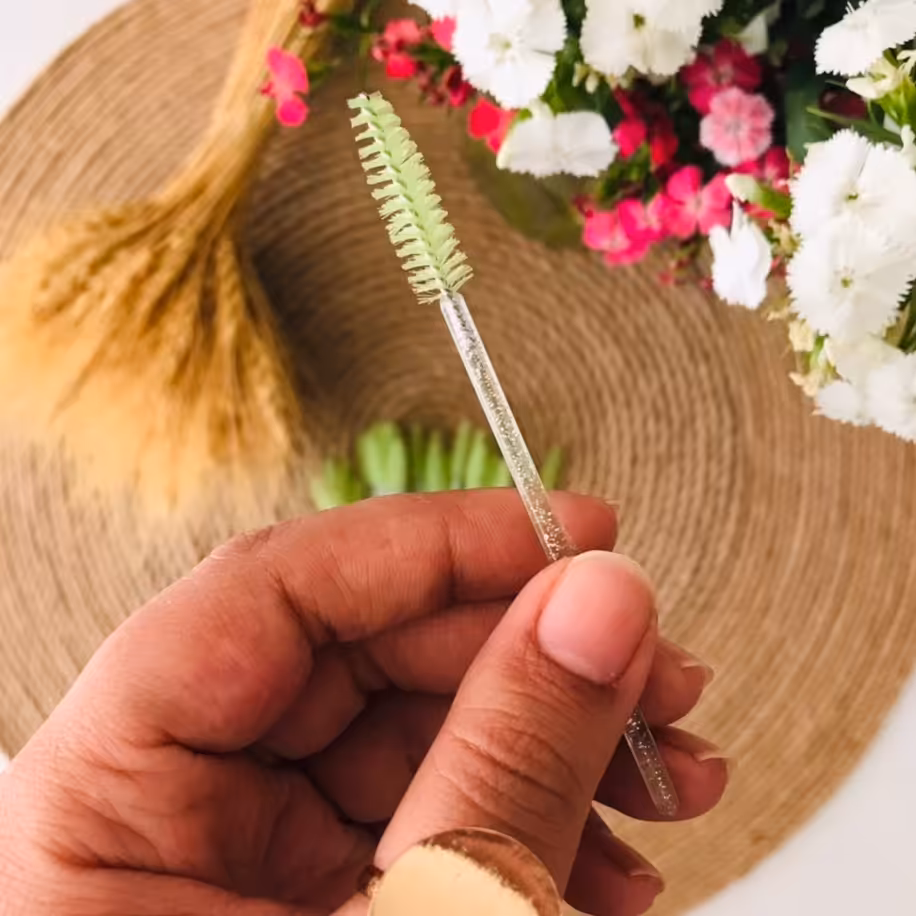 فرچه لیفت ابرو سبز رنگ دسته اکلیلی