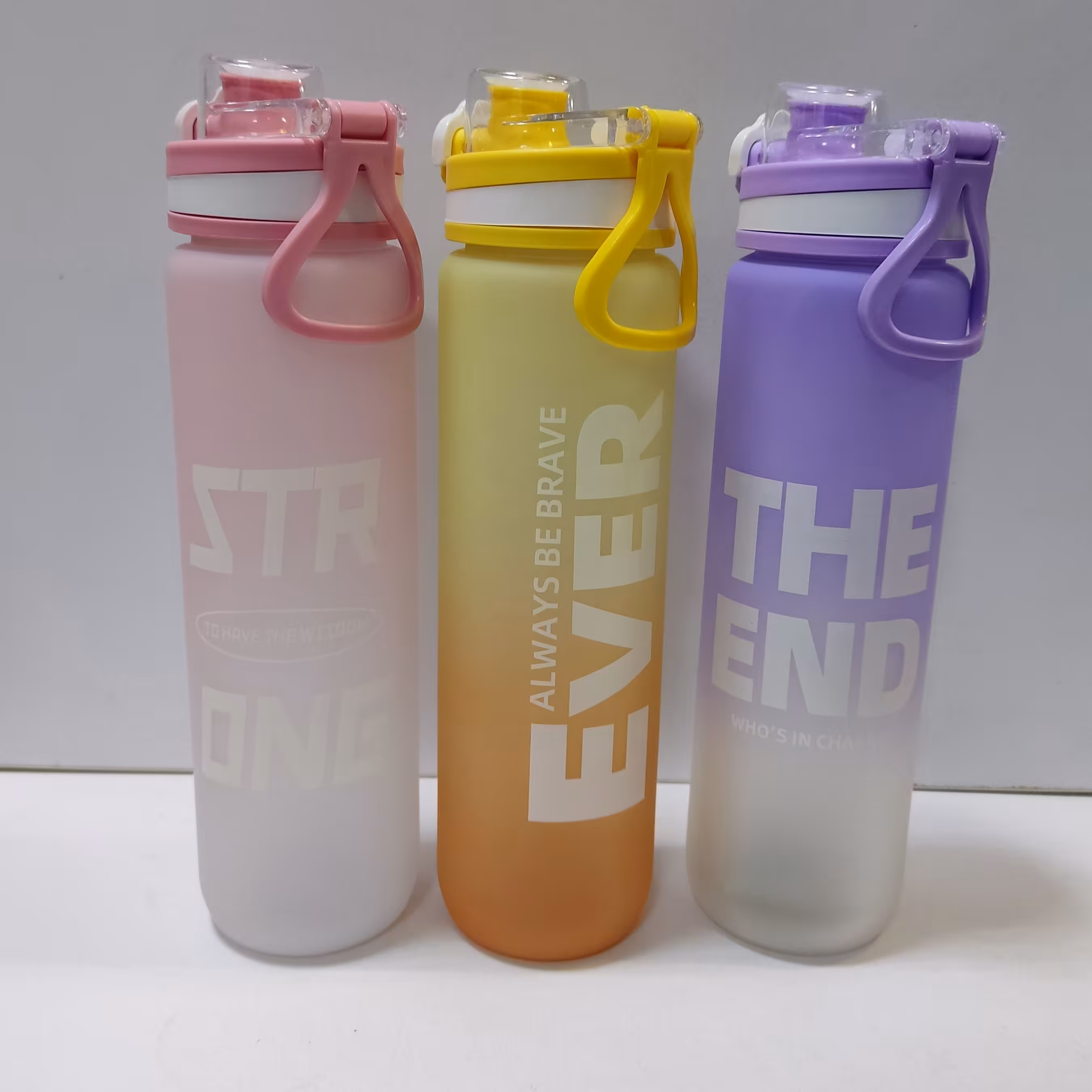 قمقمه باکیفیت درب قفلی یک لیتری جنس نشکن تریتان