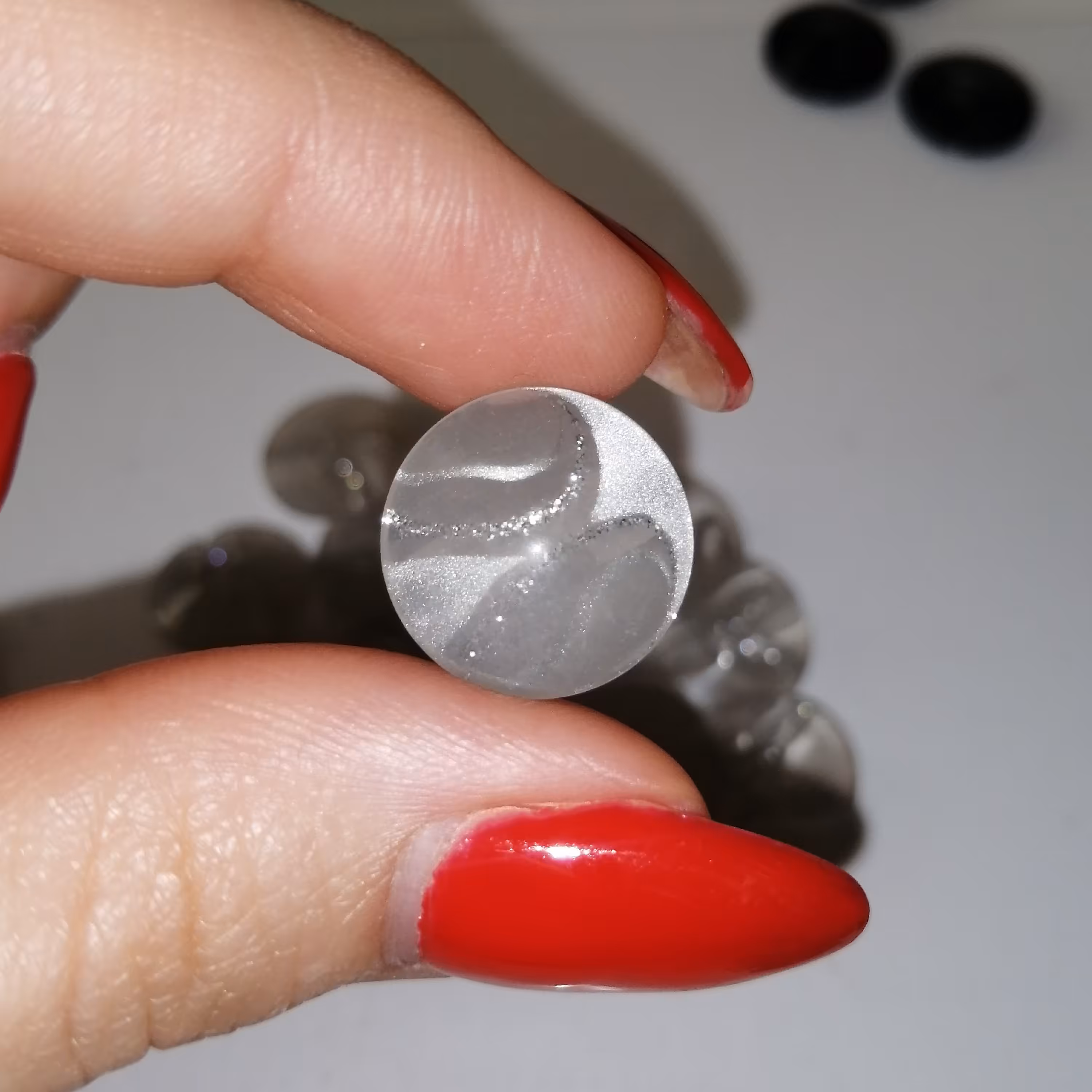 دکمه لباس سفید دایره اکلیلی شیشه ای  بسته 15 عددی     