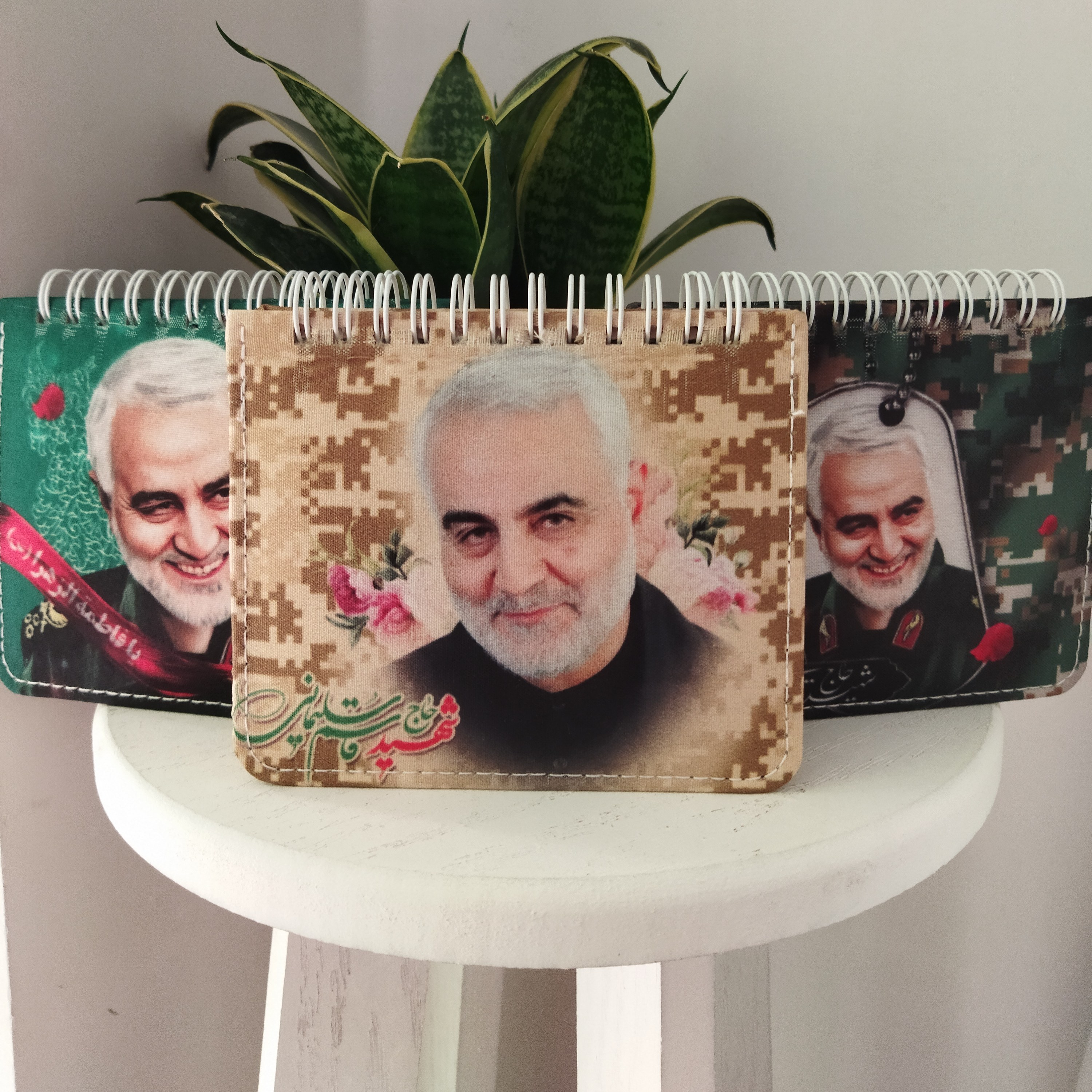 دفترچه با جلد پارچه ای طرح حاج قاسم سلیمانی کد 001