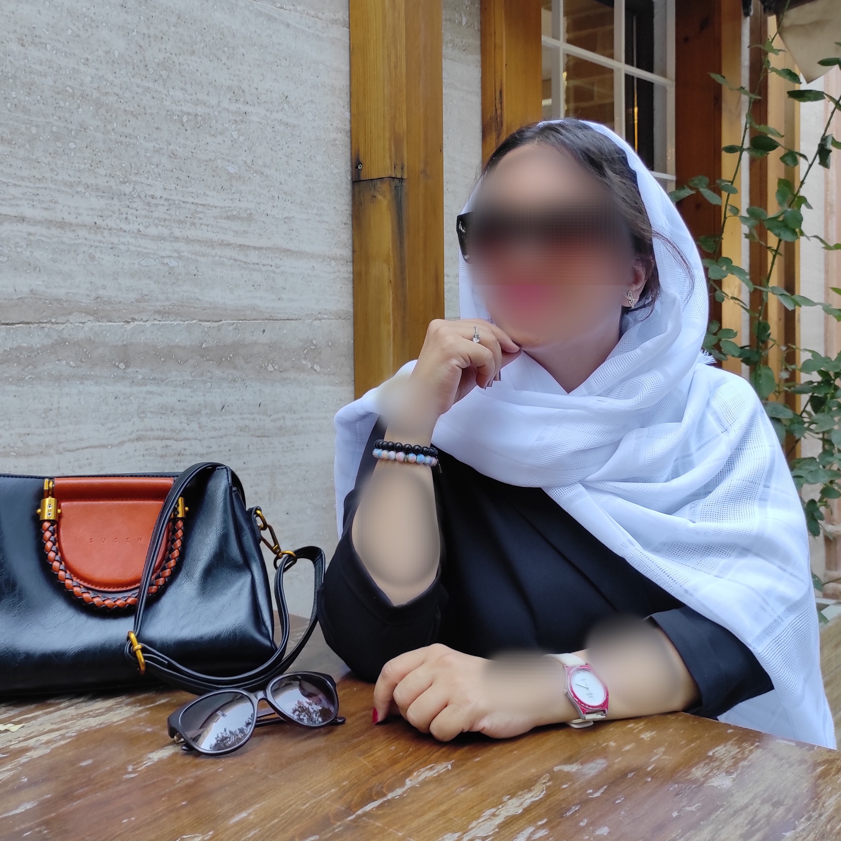 شال نخی برند ترک رنگ سفید طرح دار سبک و لطیف بسبار با کیفیت و زیبا
