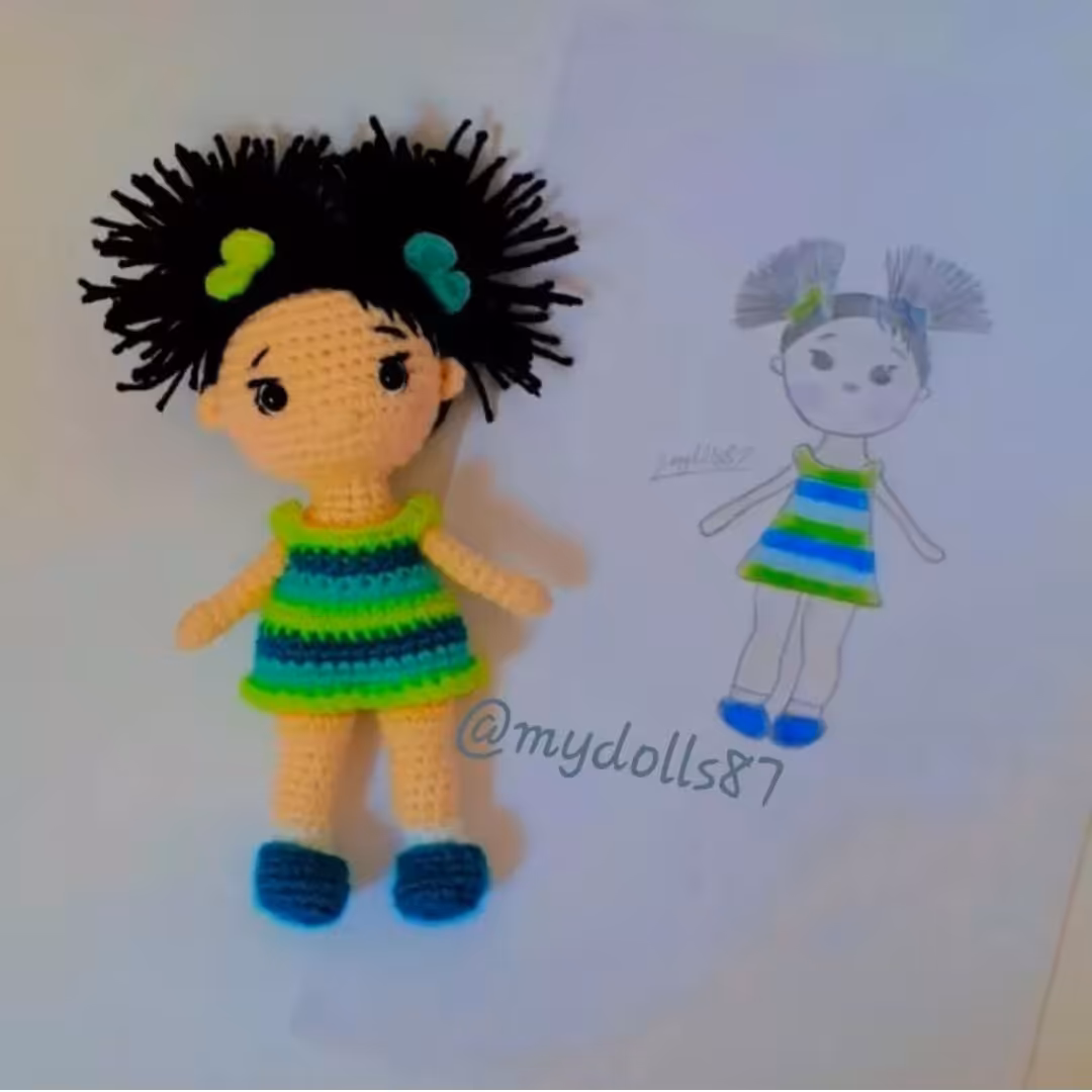 عروسک دختر  کوچولو مو مشکی  بافتنی  کاموایی
