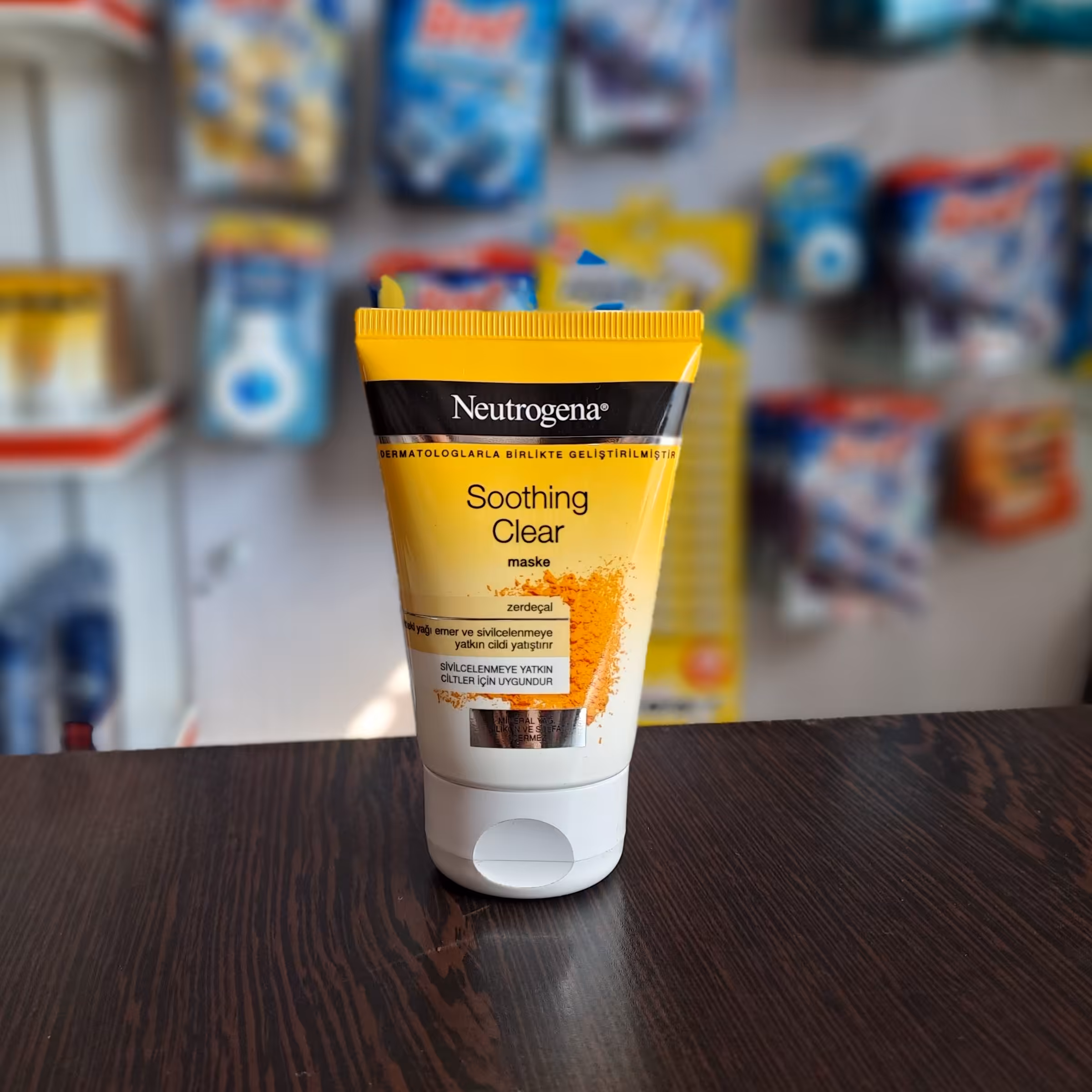 سرم آبرسان و لیفت صورت
ماسک صورت بدون سولفات زردچوبه نیتروژنا مدل Soothing Clear حجم 50 میلی