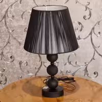 آباژور رومیزی طرح فلور در رنگ مشکی مات دارای 3 کوی با رنگ کوره ای با کیفیت ساخت بسیار بالا