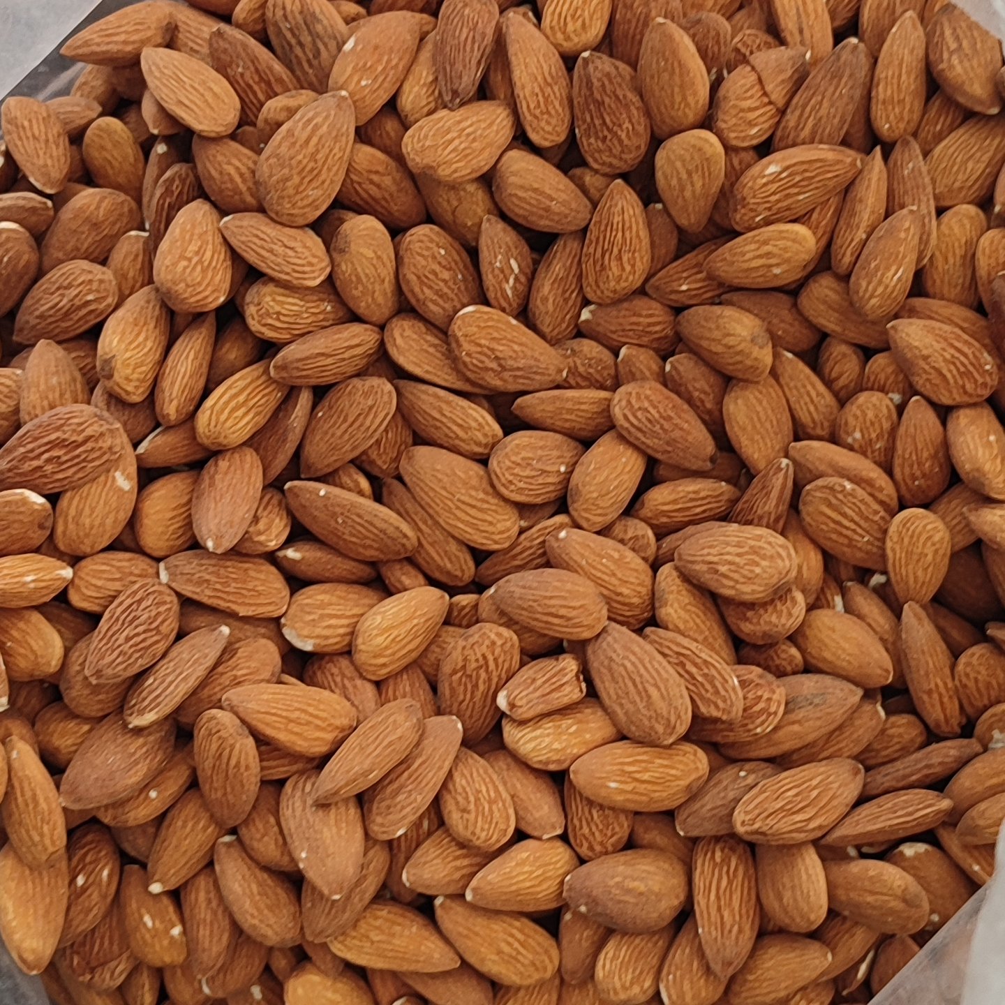 مغز بادام درختی خام (نیم کیلو)