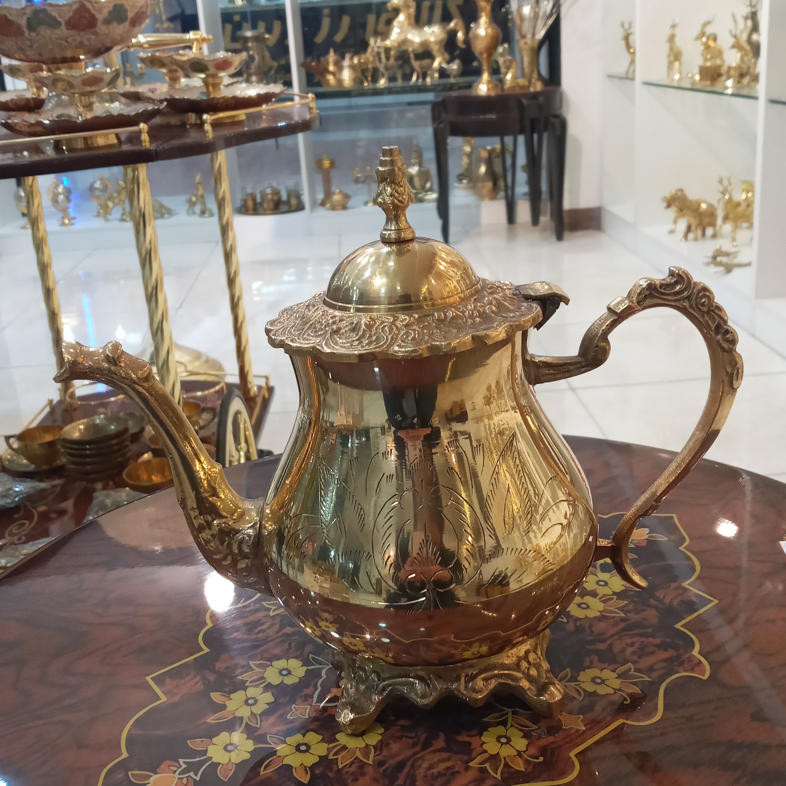 قوری برنجی(برنز) طرح قلم دست 