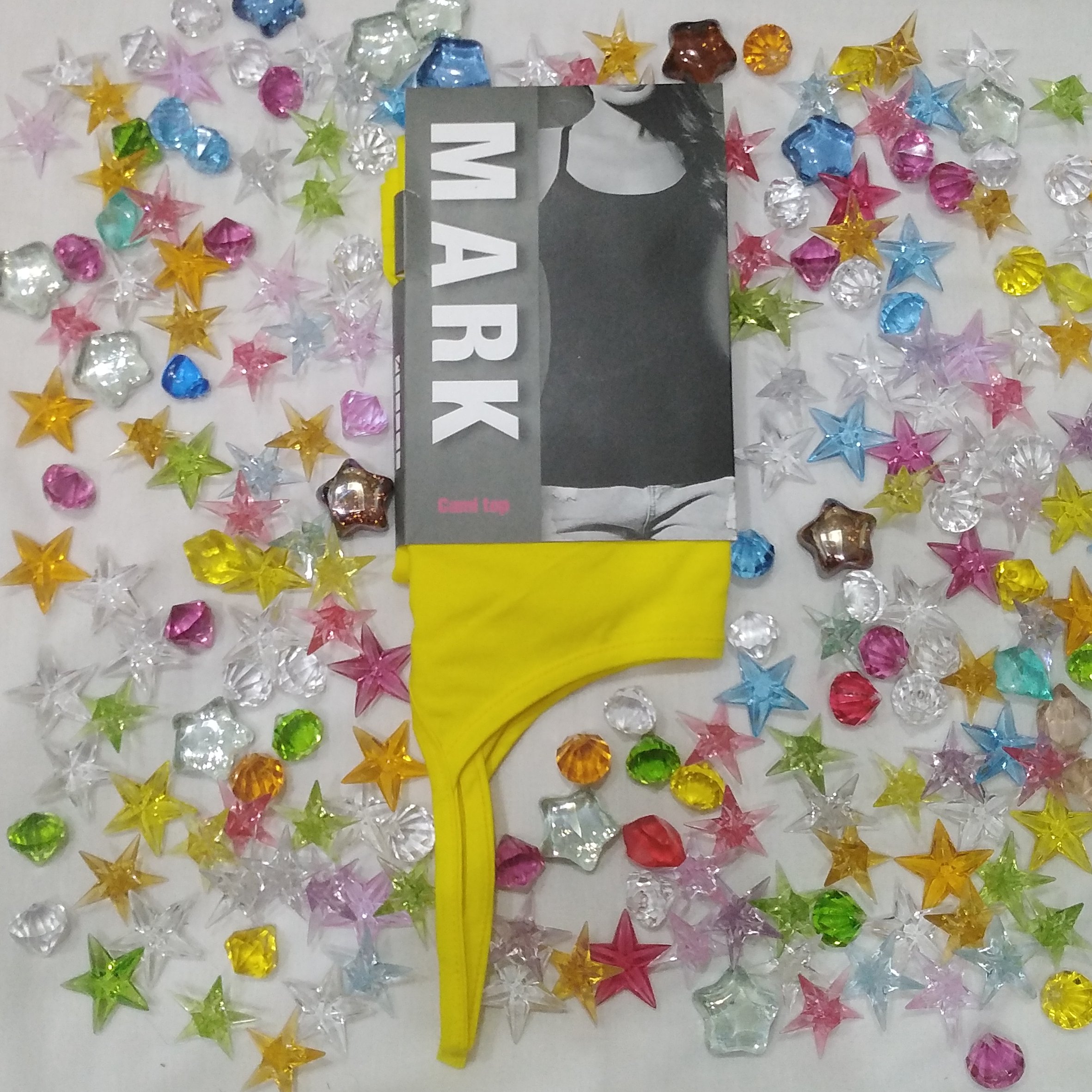تاپ بندی زنانه نخی درجه یک و اعلا رنگ زرد برند مارک مناسب سایزهای 44تا 50