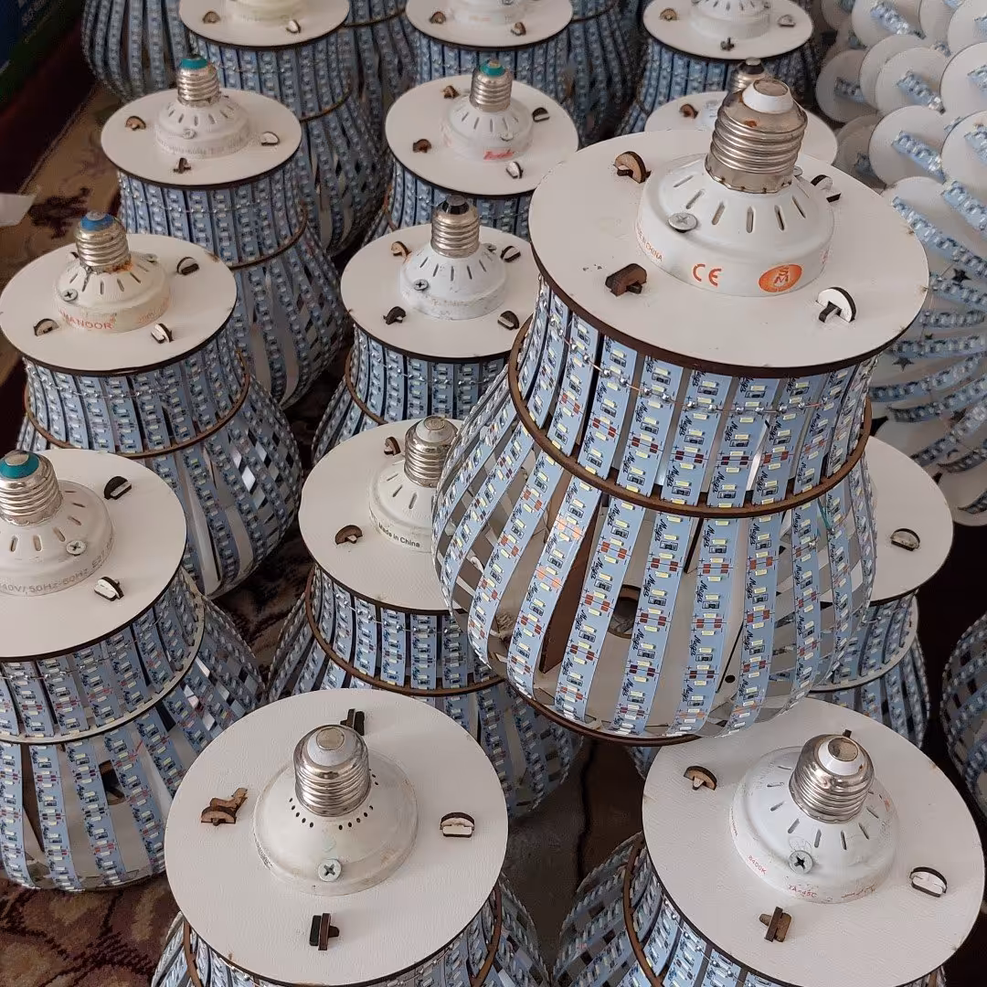 لامپ دستساز