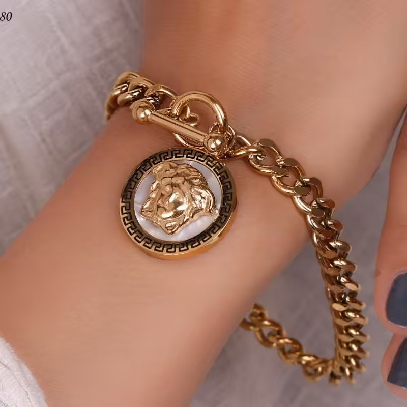 دستبند ورساچه استیل با زنجیر کارتیه زمینه رنگی