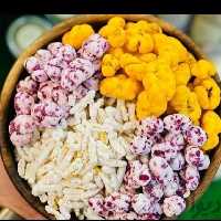 نقل گردویی زعفرانی و گل محمدی بسته دو کیلویی
