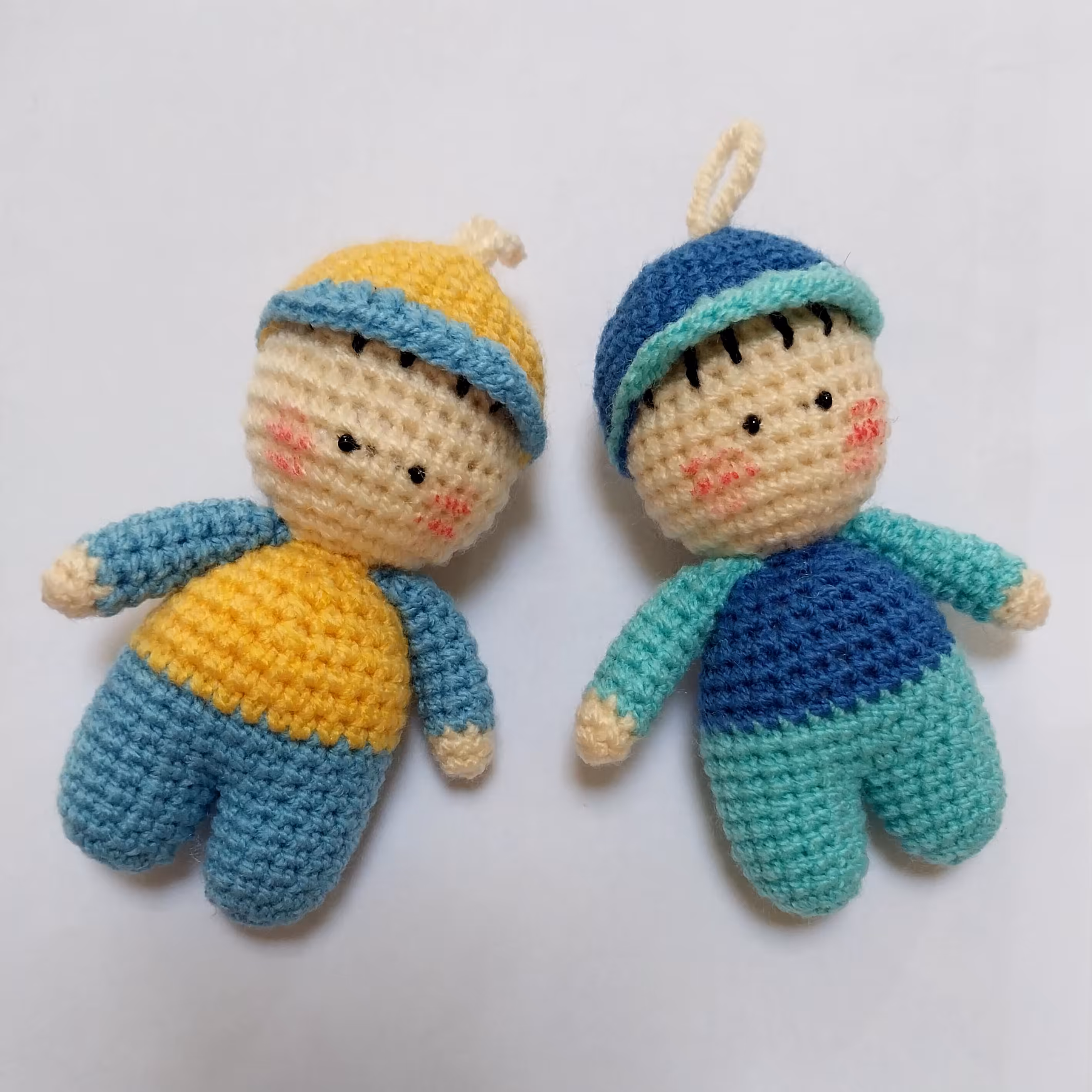 عروسک بافتنی پسر  جا کلیدی و آویز   10 سانتی