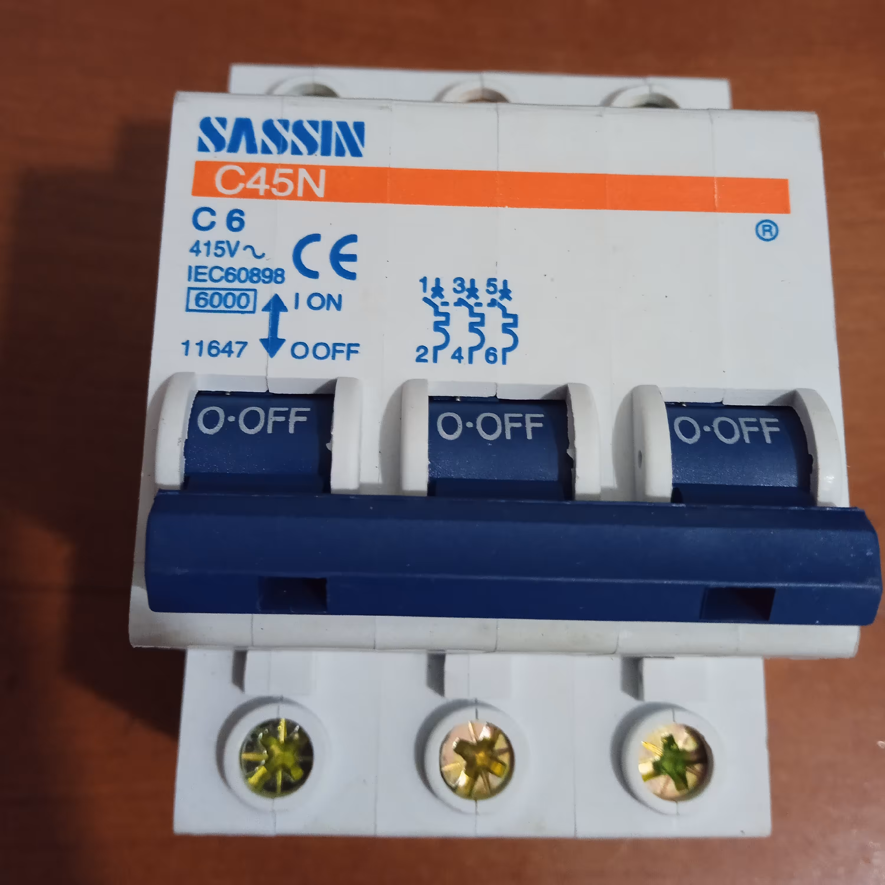 فیوز مینیاتوری سه پل ساسین 6آمپر