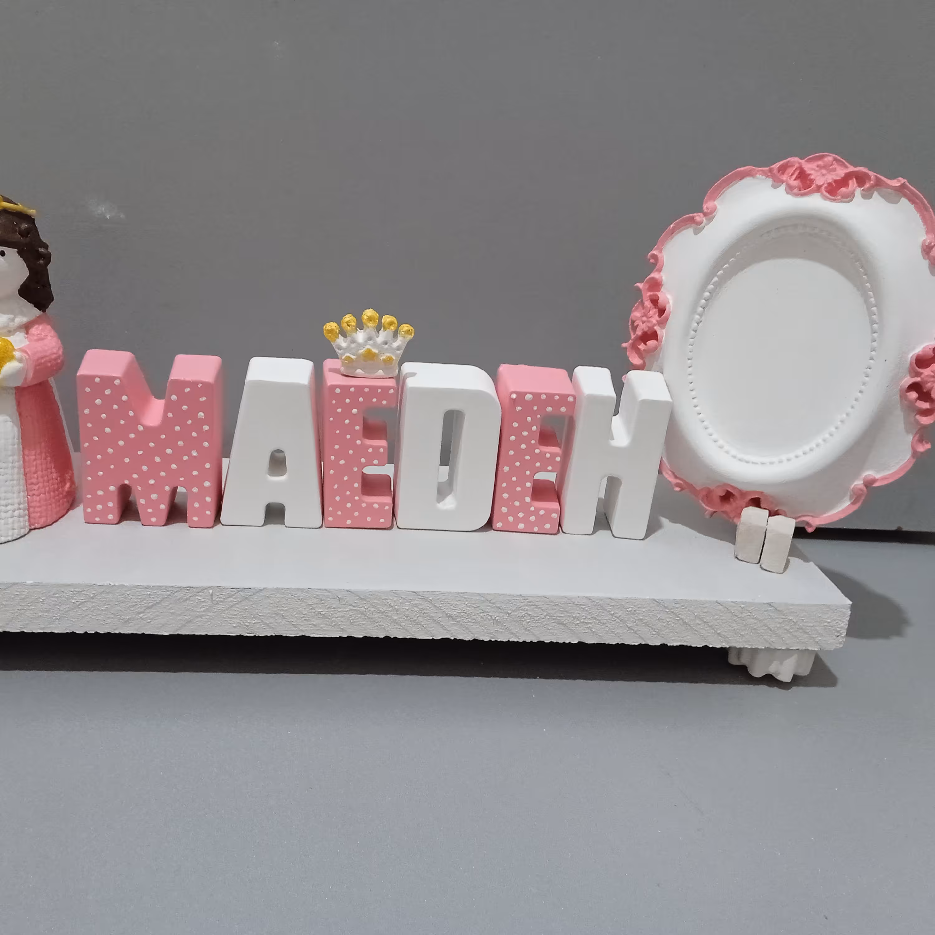 استند اسم مائده ساخته شده با پودر سنگ هنری ترک قابل شستشو 