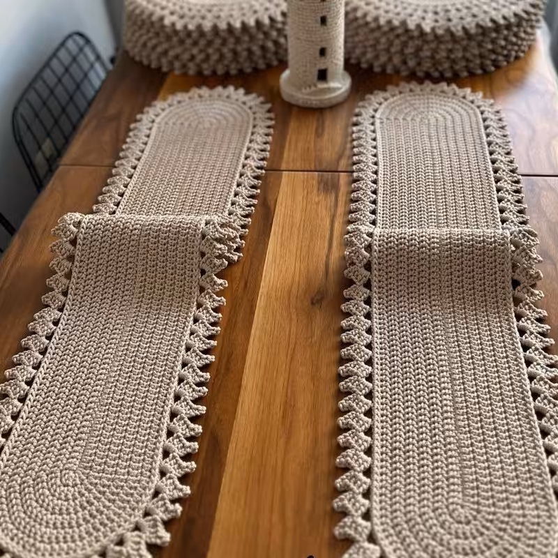 رومیزی رنگ کرم