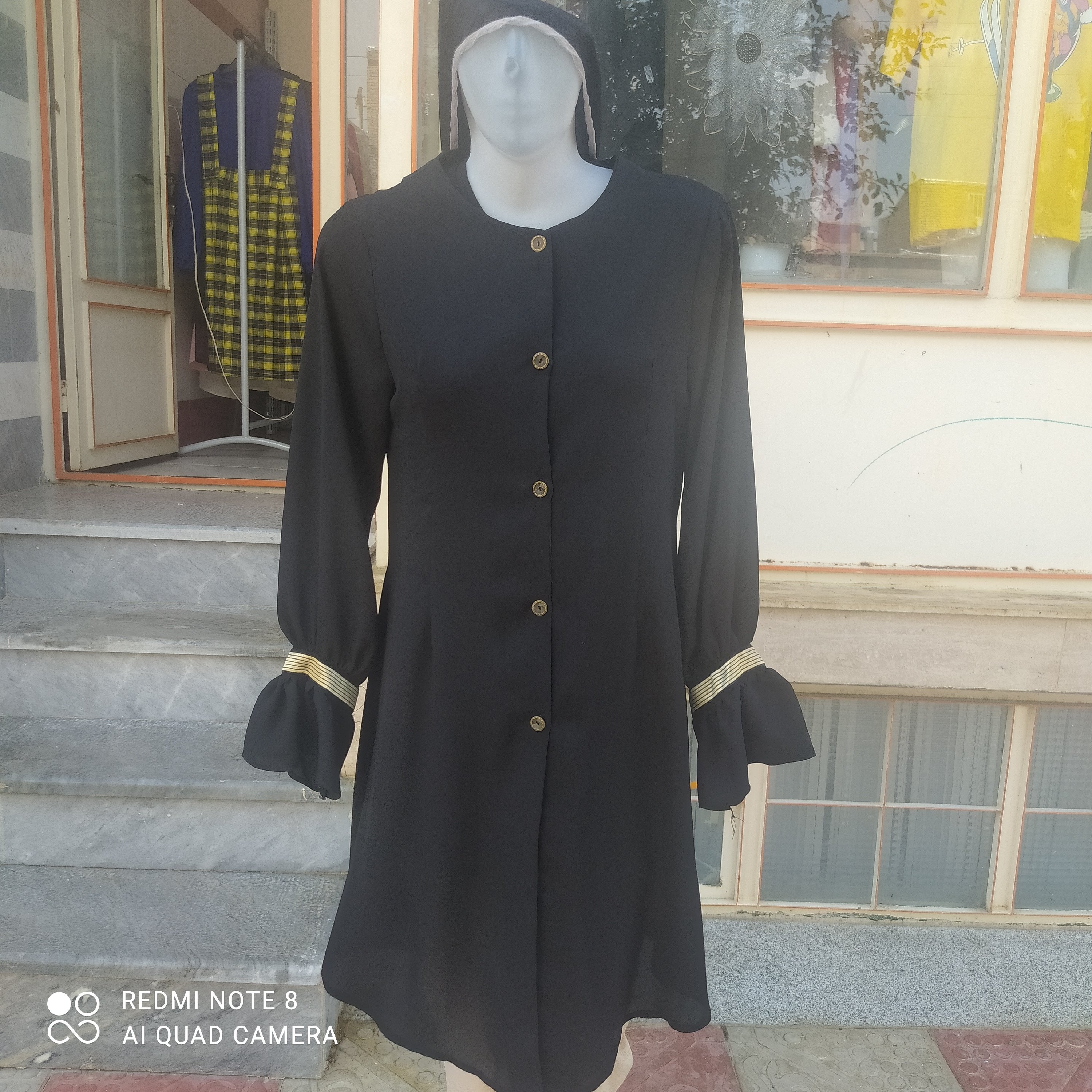 مانتو حریر دکمه دار مشکی